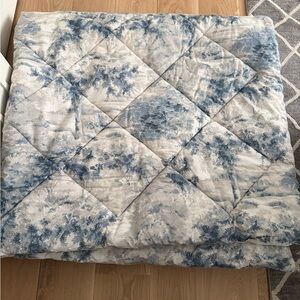 Potterybarn F/Q Comforter blue